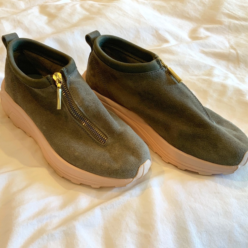 DIEMME Italian Sneakers, size 38 / 8. Suede Olive green with lt pink blush sole